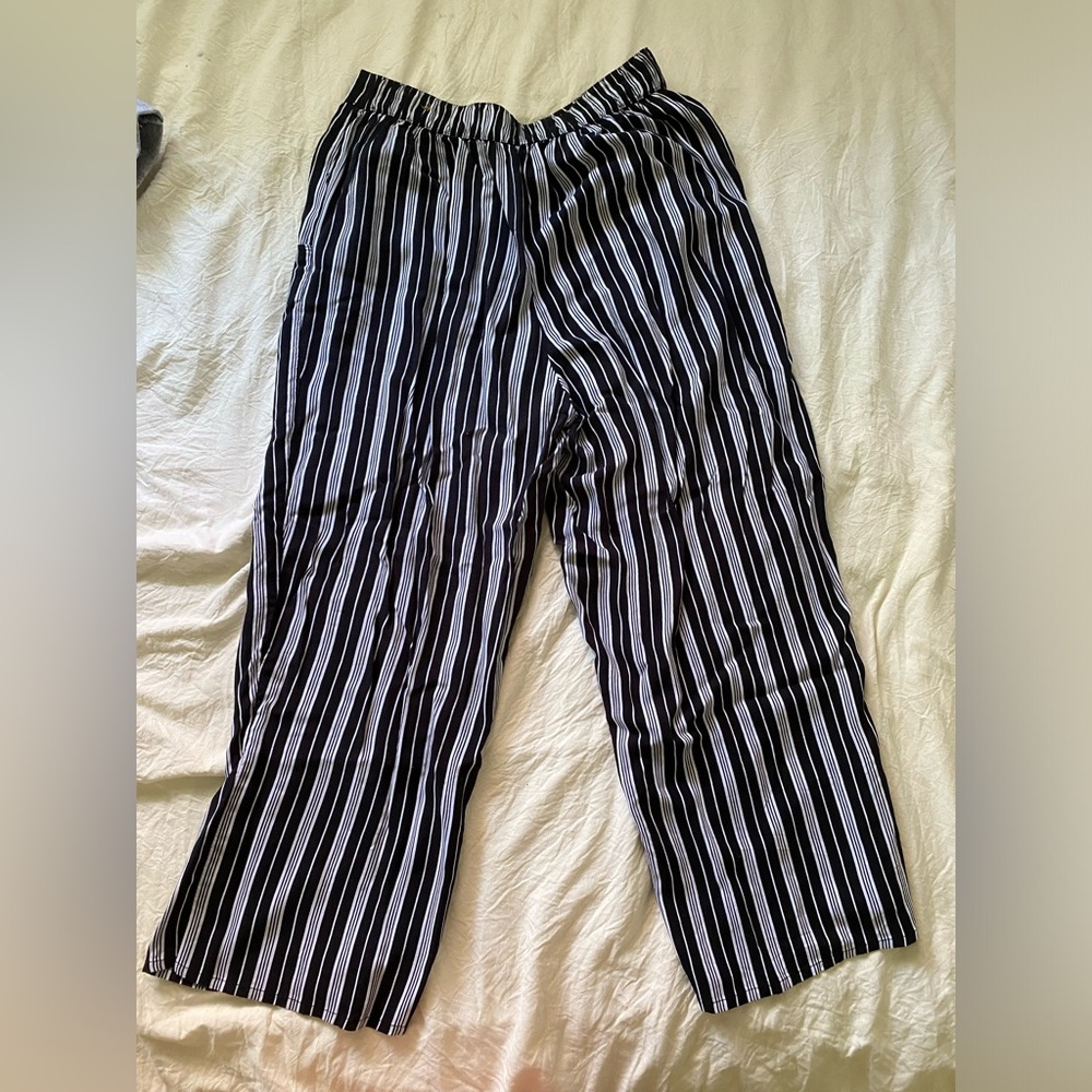 Women’s Wide Leg Capris